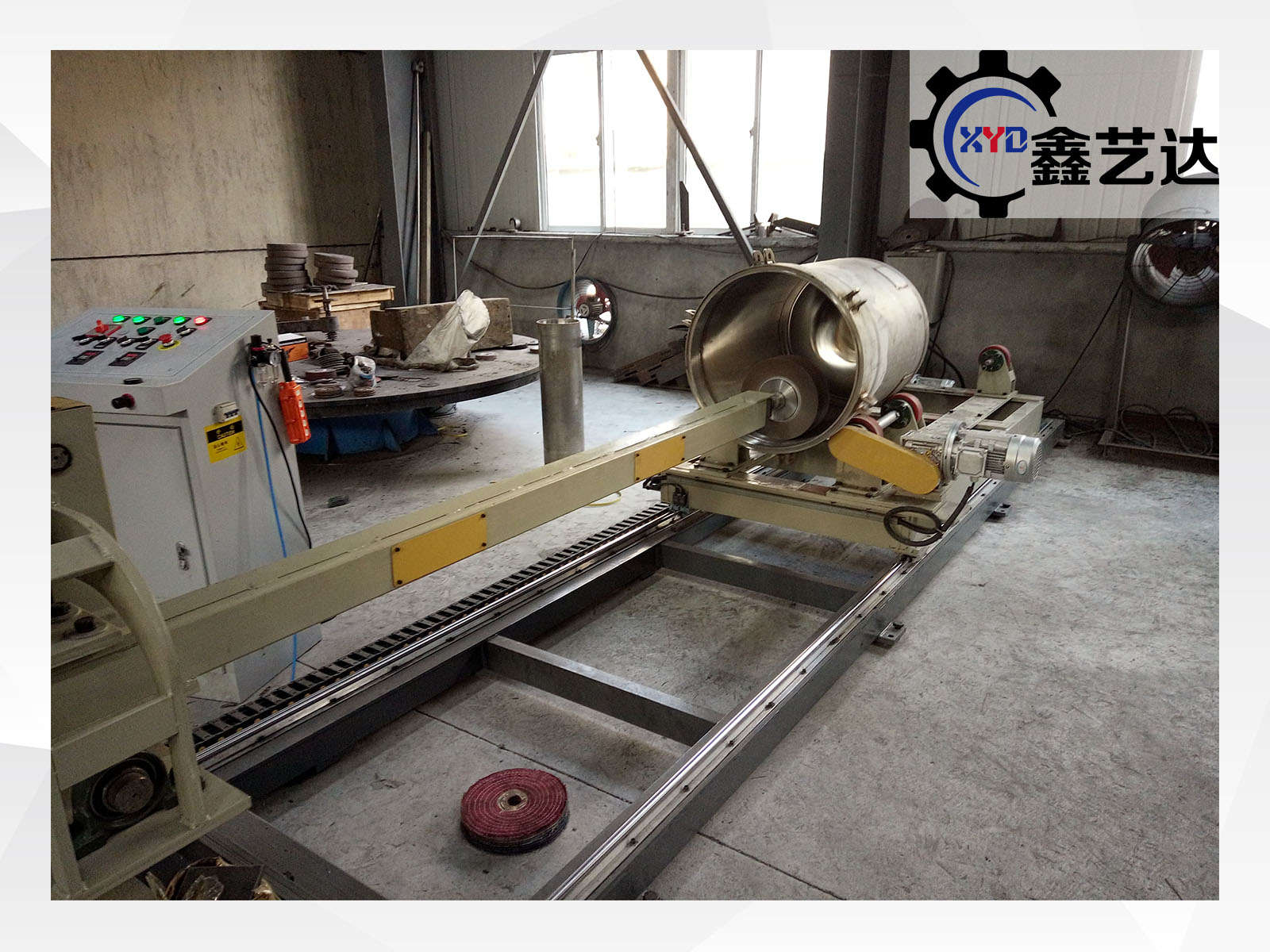 Automatic Inner tube polishing and grinding machine for length of 2.5m